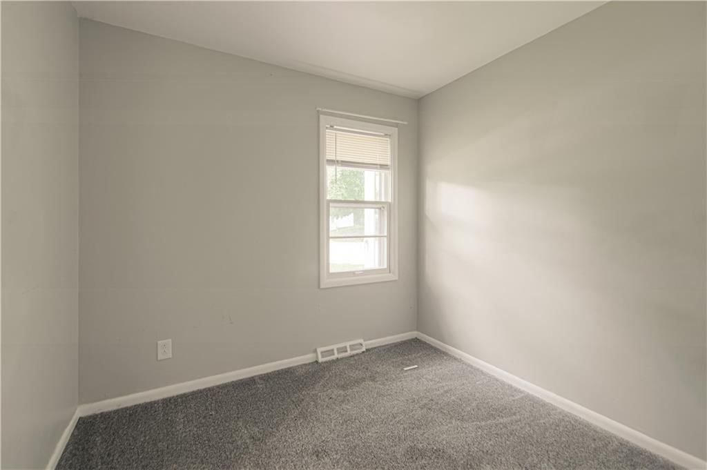 11210 Donnelly Avenue — photo 17