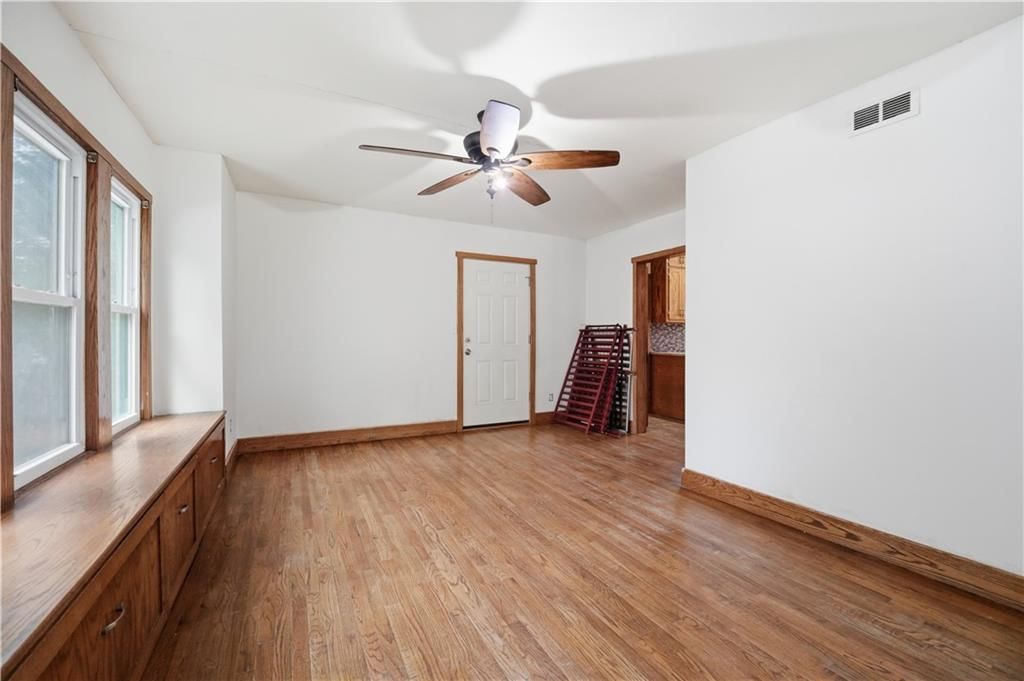 531 E College Street — photo 7