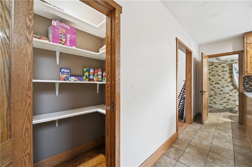 531 E College Street — photo 15