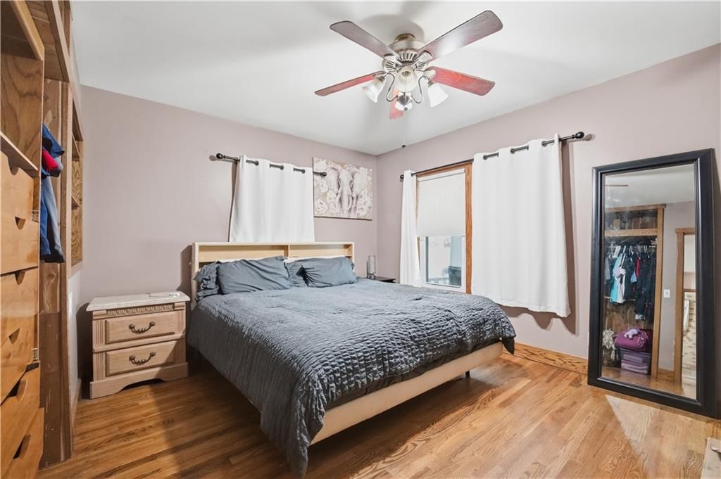 531 E College Street — photo 17