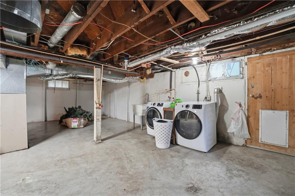 531 E College Street — photo 28