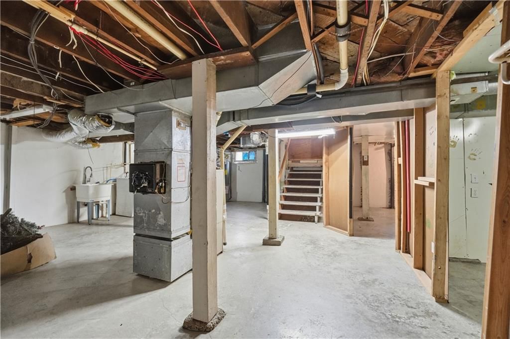 531 E College Street — photo 29