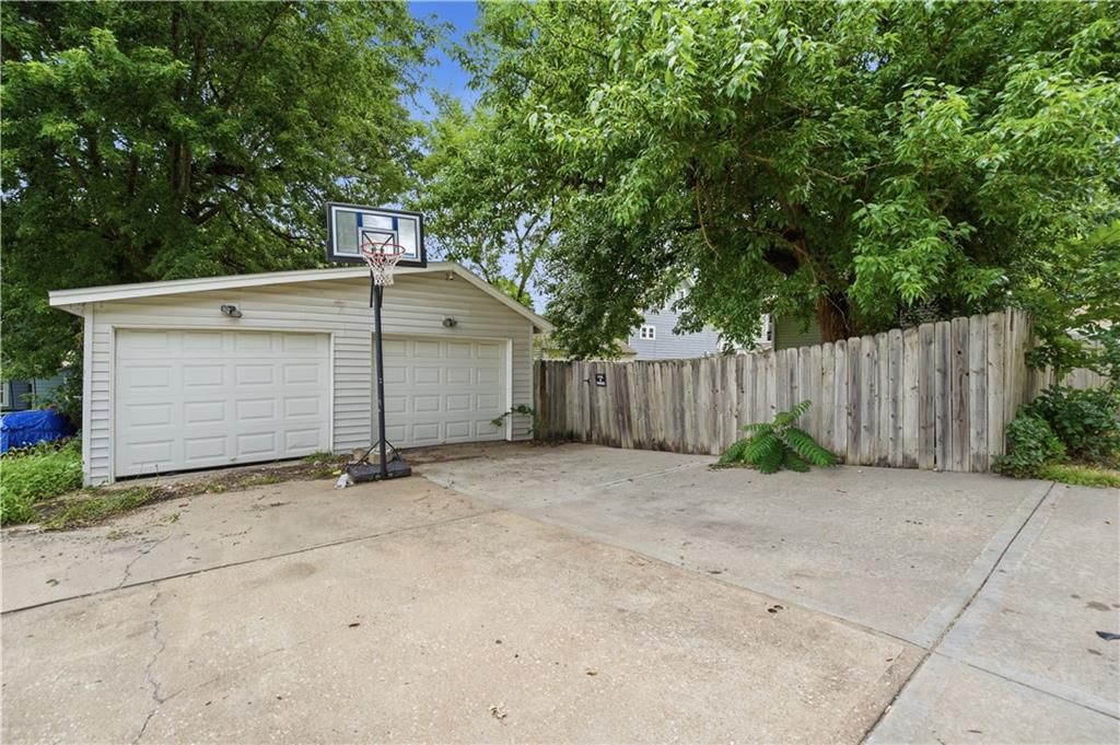 531 E College Street — photo 33