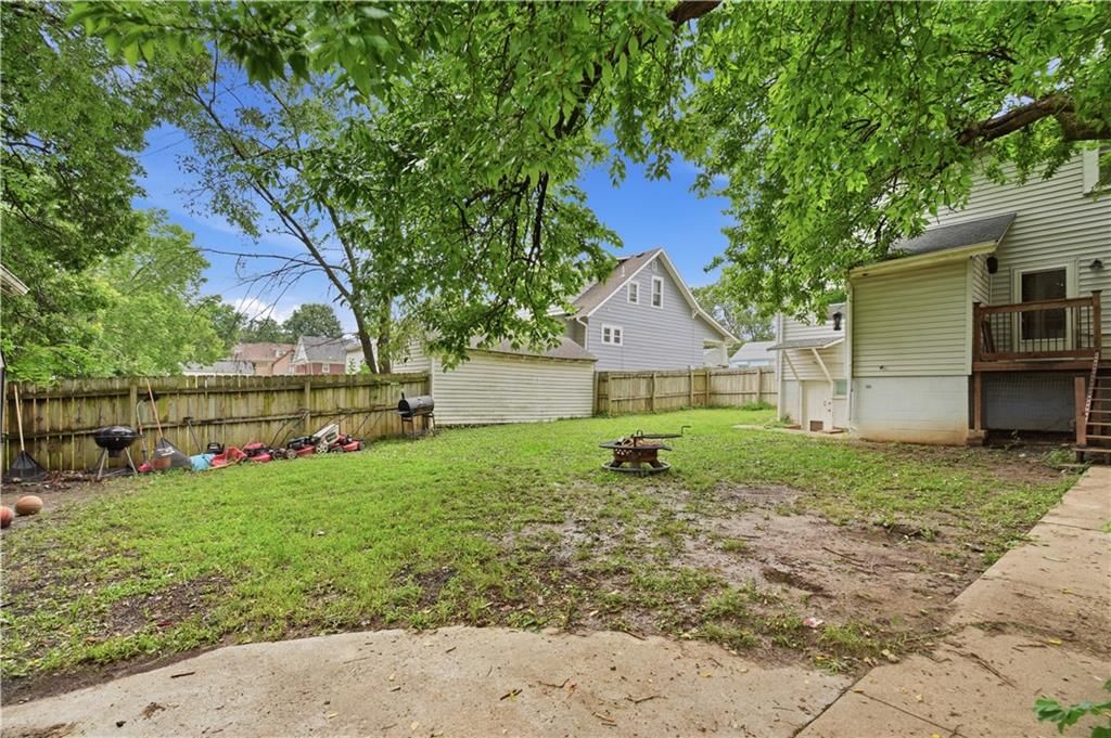 531 E College Street — photo 37