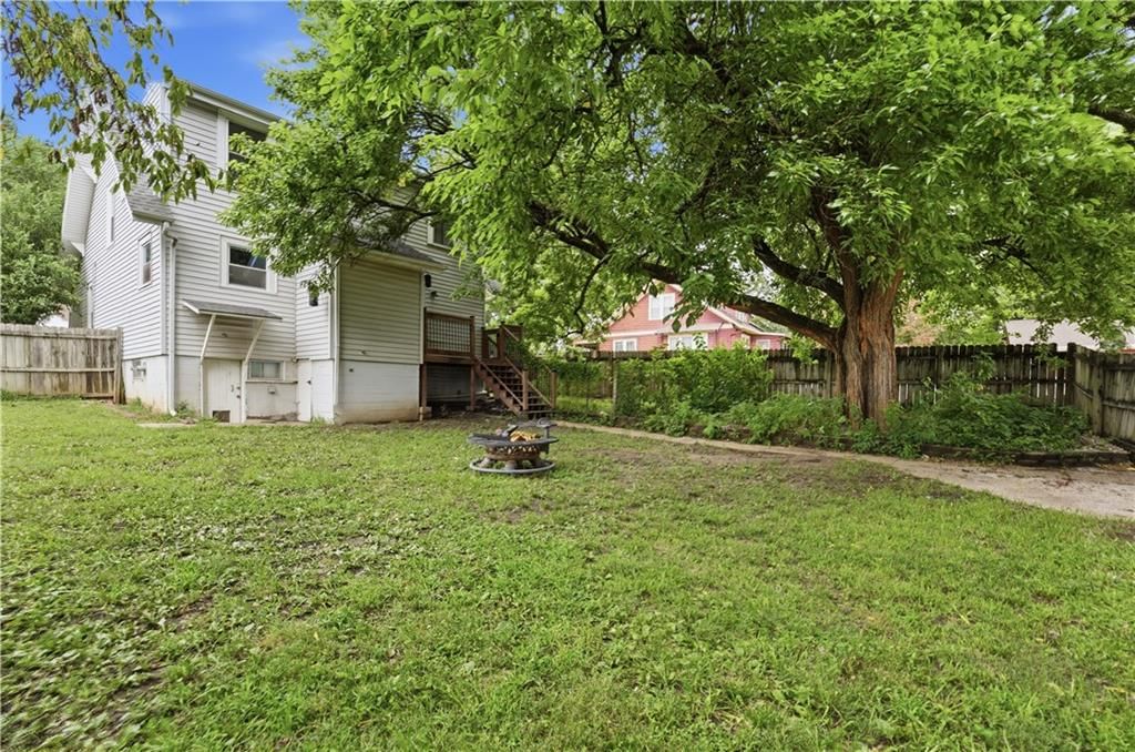 531 E College Street — photo 40