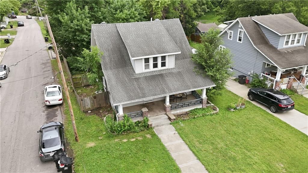 531 E College Street — photo 43