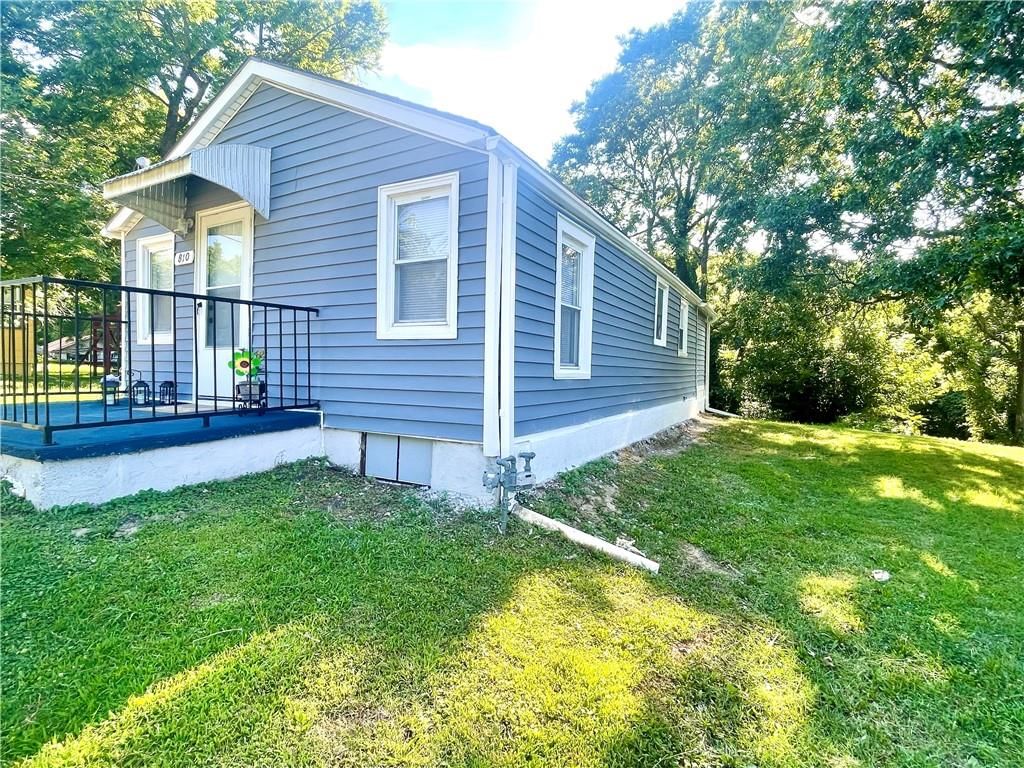 810 N Grand Avenue — photo 4