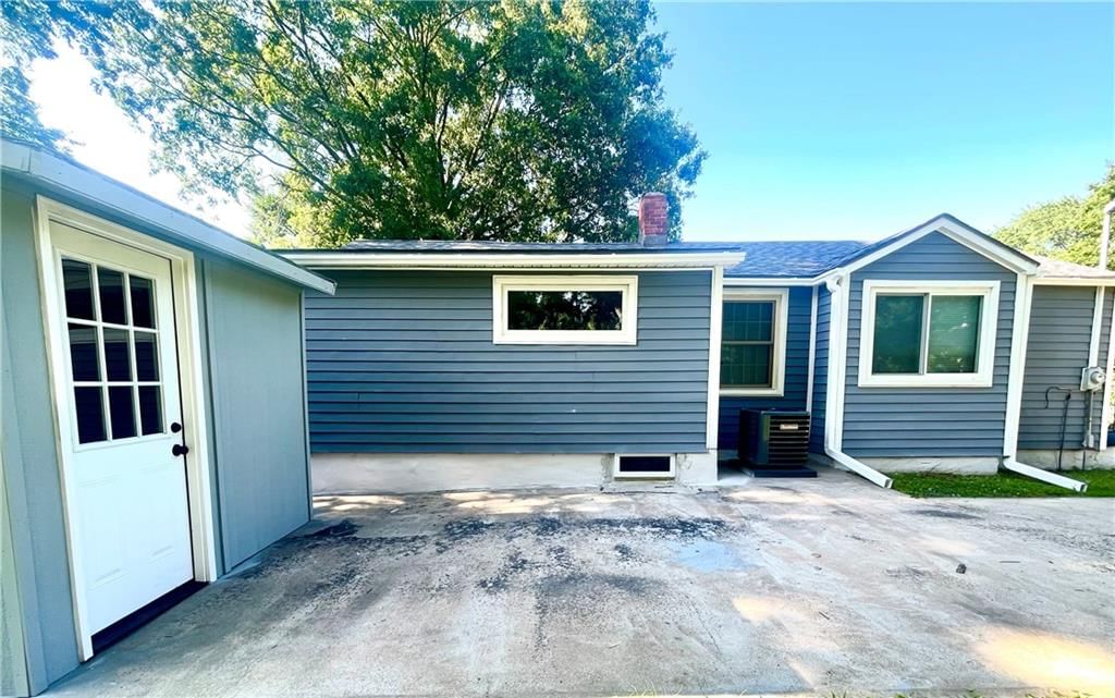 810 N Grand Avenue — photo 8