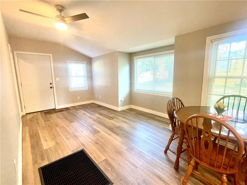 810 N Grand Avenue — photo 13