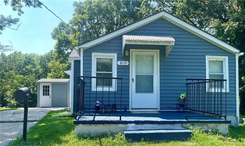 810 N Grand Avenue, Independence, MO: listing photo 3
