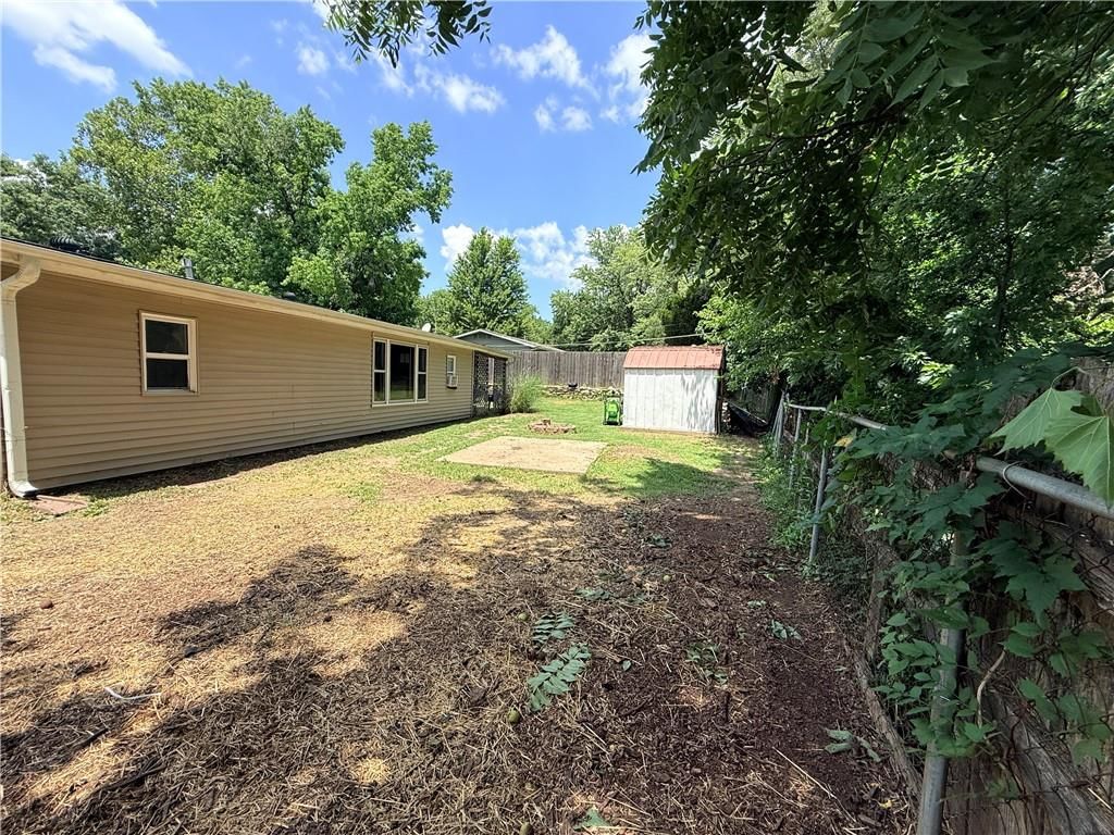 2705 S 52nd Street — photo 10