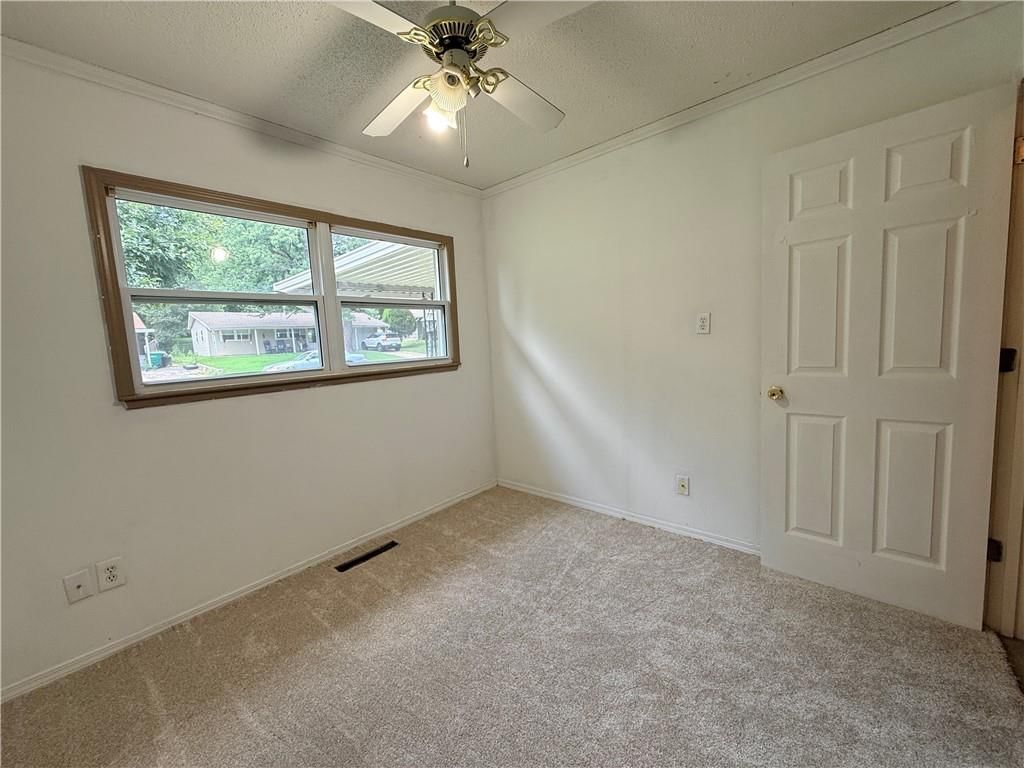 2705 S 52nd Street — photo 13