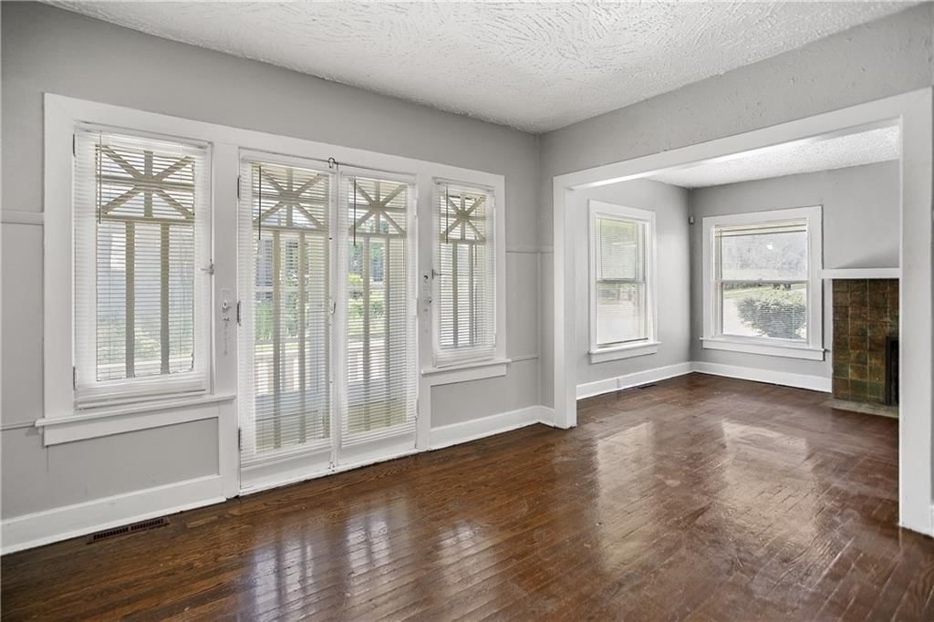 2420 E 42nd Street — photo 10
