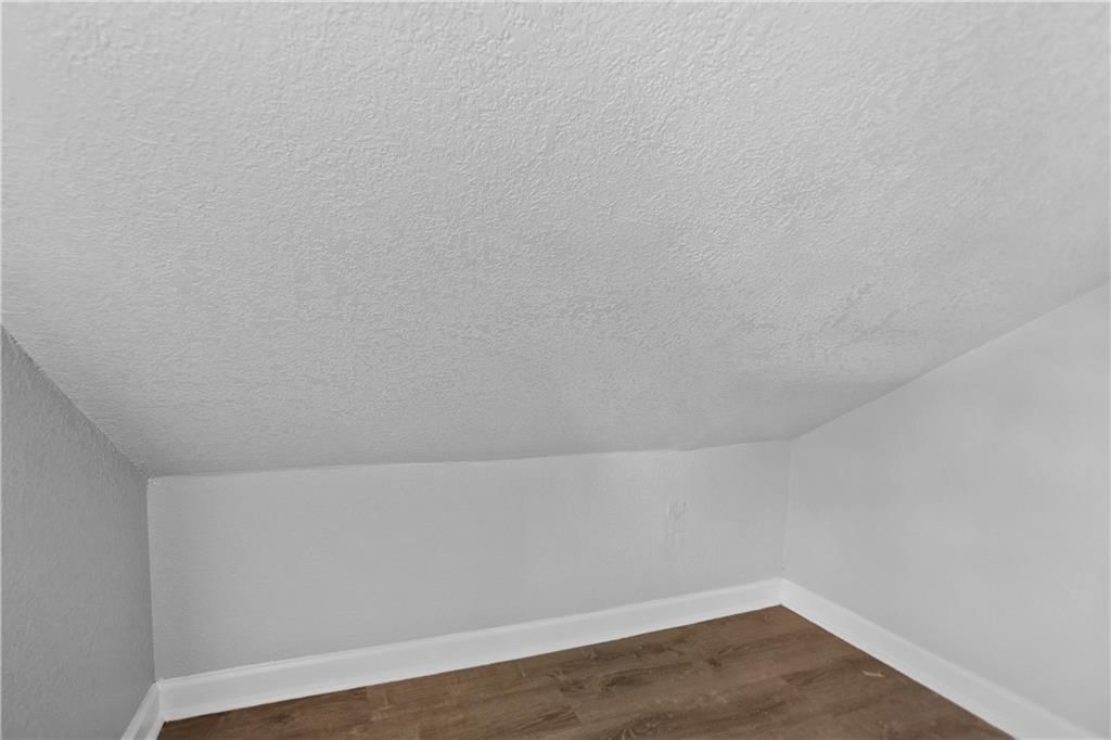 2420 E 42nd Street — photo 29