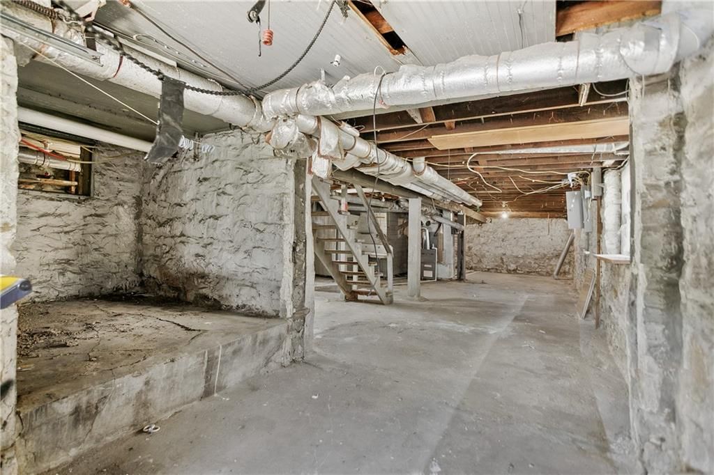 2420 E 42nd Street — photo 32