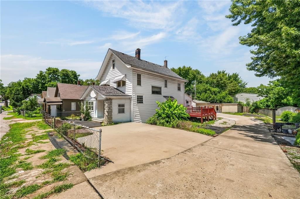 730 Tenny Avenue — photo 1