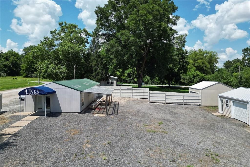 22701 Timberview Road, Harrisonville, MO: listing photo 3