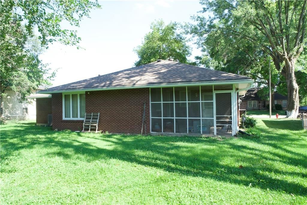7924 Oakland Avenue — photo 5