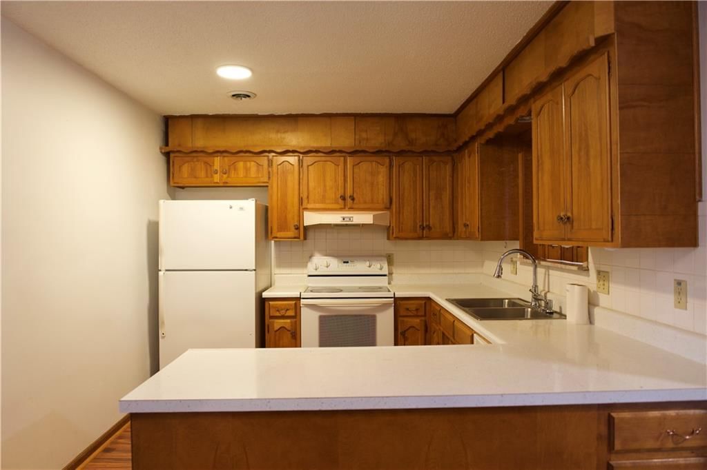 7924 Oakland Avenue — photo 13