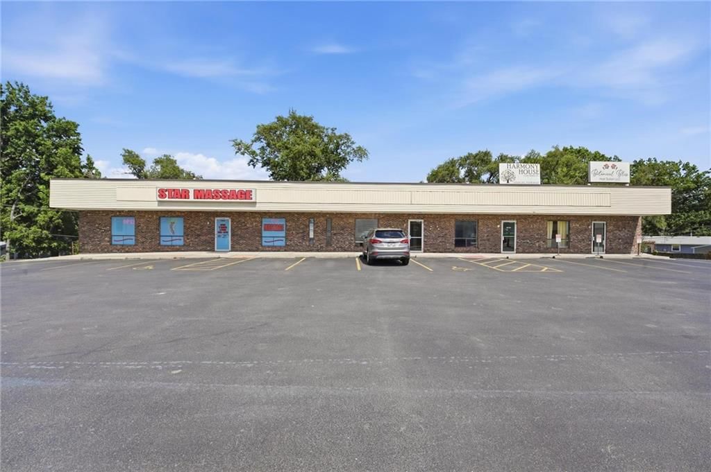 114-120 SW 7 Highway — photo 1