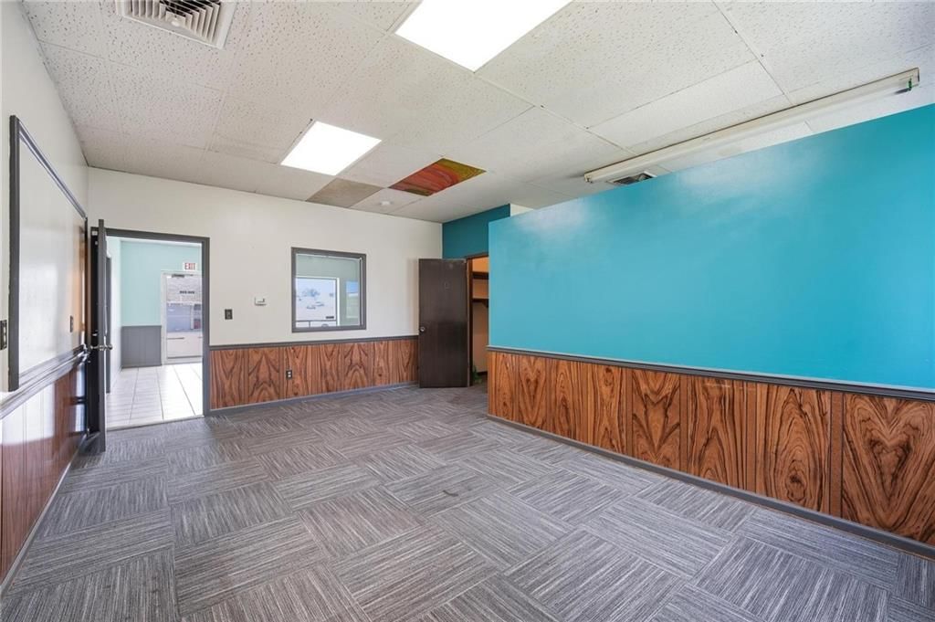 114-120 SW 7 Highway — photo 12