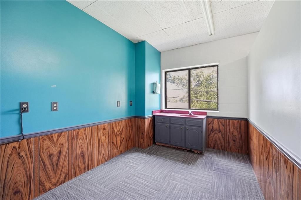 114-120 SW 7 Highway — photo 13