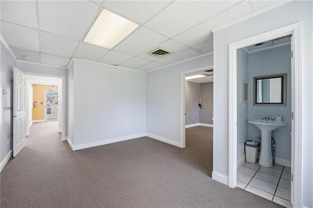 114-120 SW 7 Highway — photo 21