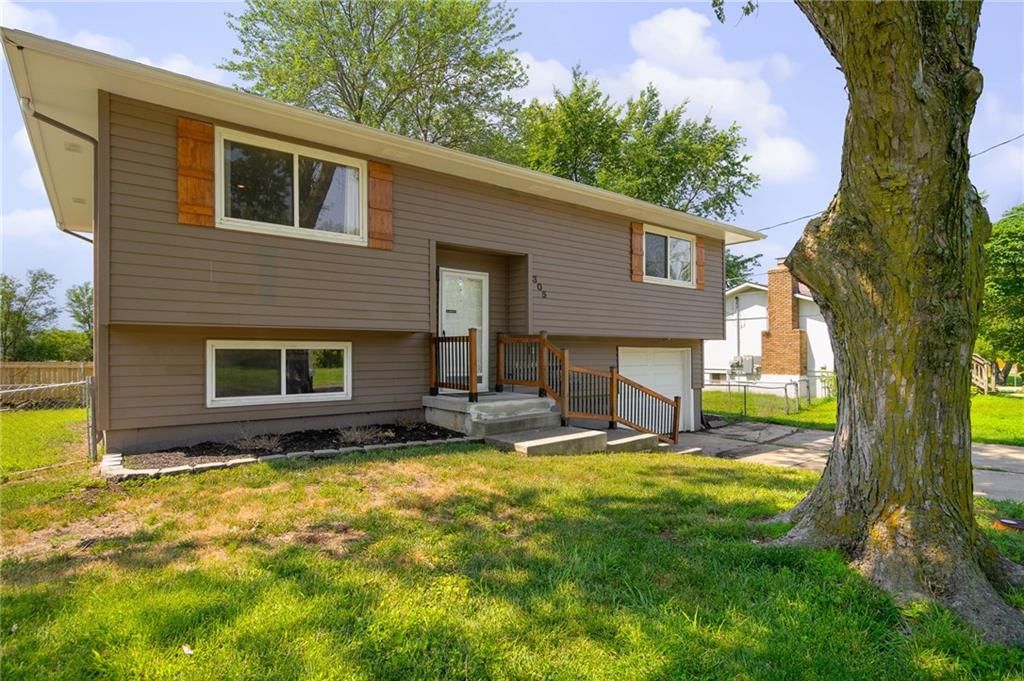 305 W South Street — photo 2