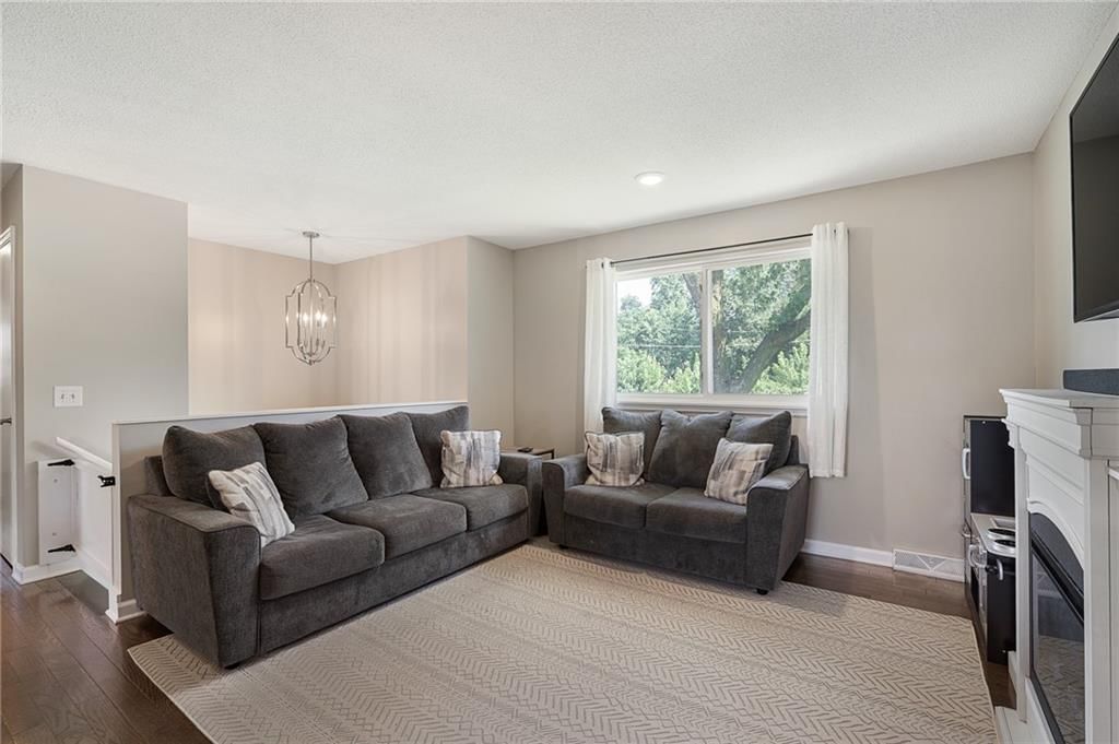 305 W South Street — photo 7