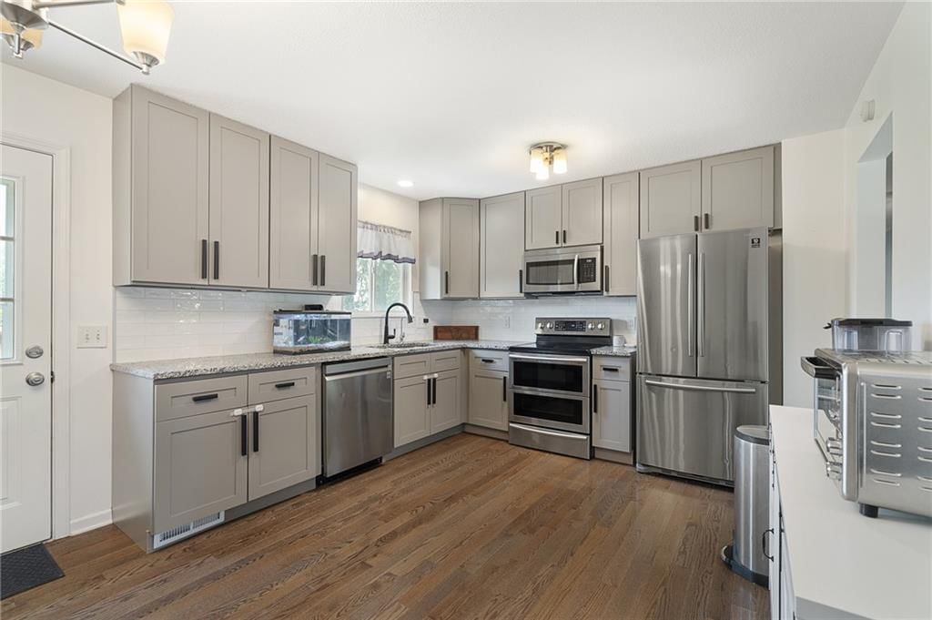 305 W South Street — photo 10