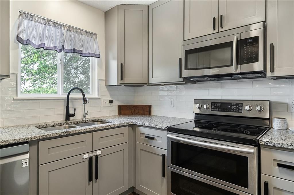 305 W South Street — photo 12