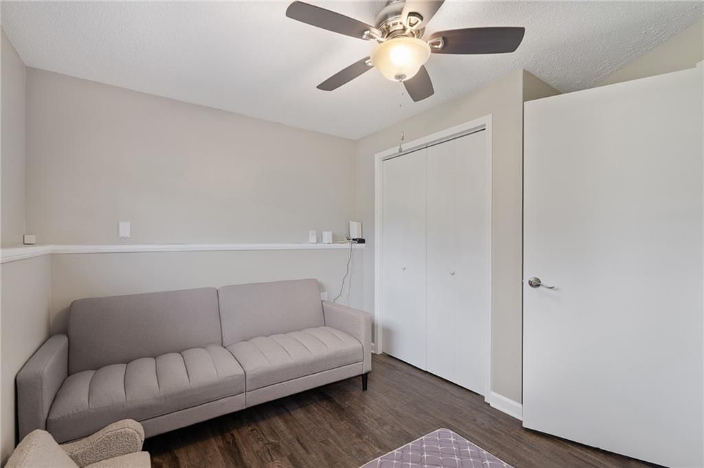 305 W South Street — photo 33
