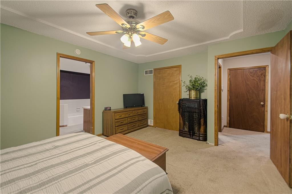 1023 E OAKVIEW Street — photo 14