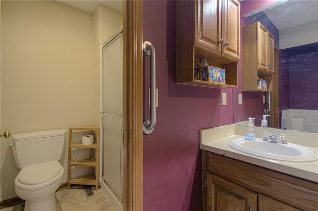 1023 E OAKVIEW Street — photo 16