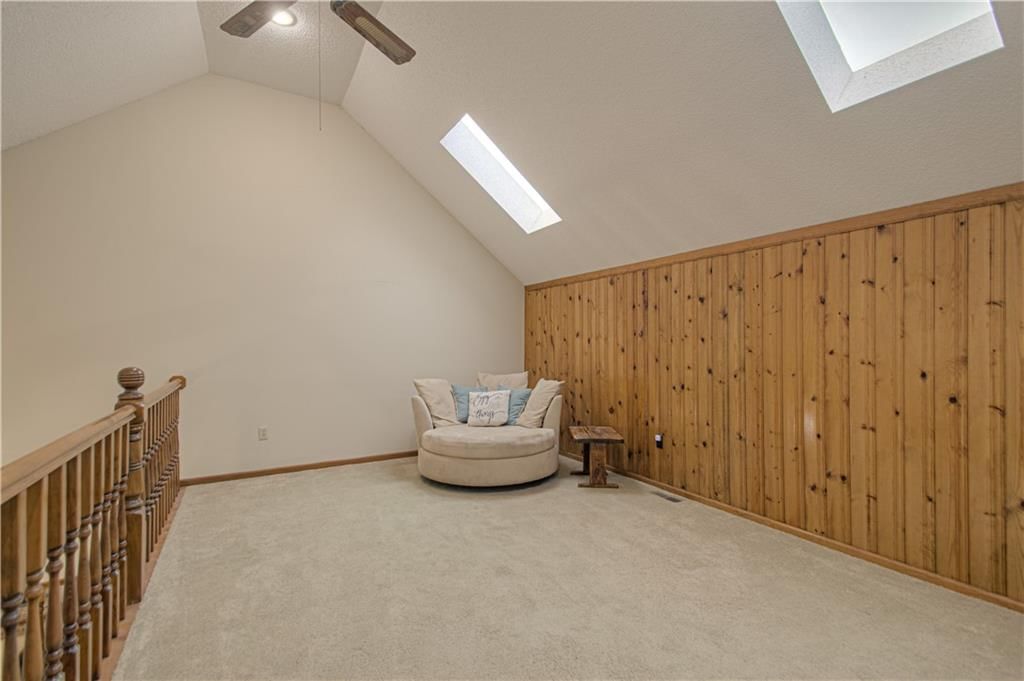 1023 E OAKVIEW Street — photo 21