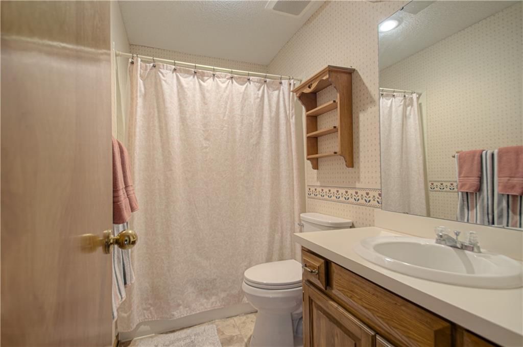 1023 E OAKVIEW Street — photo 25