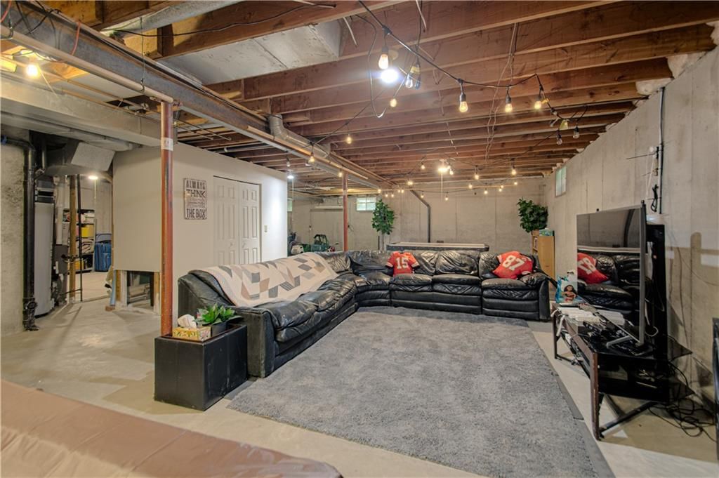 1023 E OAKVIEW Street — photo 30