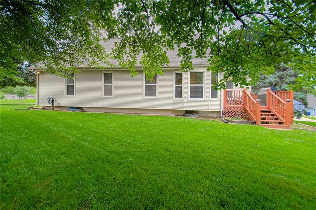 1023 E OAKVIEW Street — photo 33