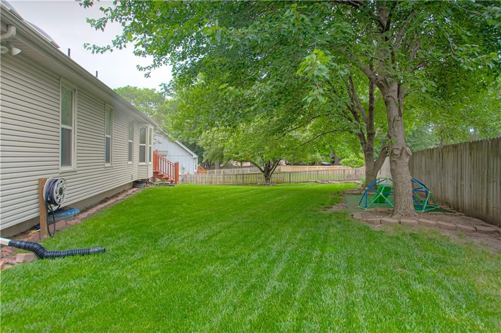 1023 E OAKVIEW Street — photo 34