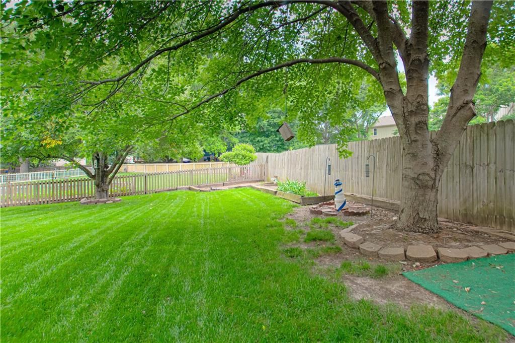1023 E OAKVIEW Street — photo 35