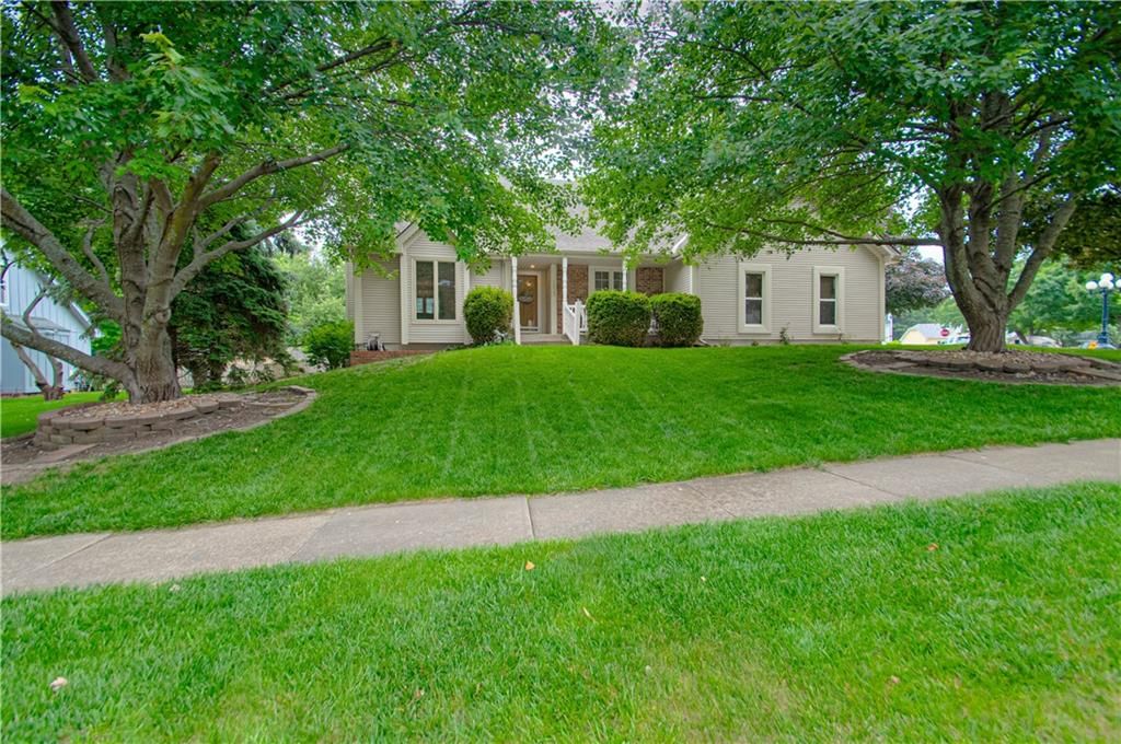1023 E OAKVIEW Street — photo 37