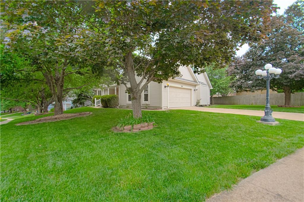 1023 E OAKVIEW Street — photo 39