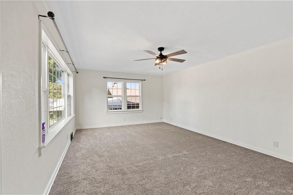 700 W Burton Street — photo 9