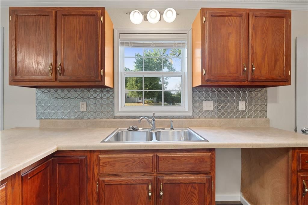 700 W Burton Street — photo 15