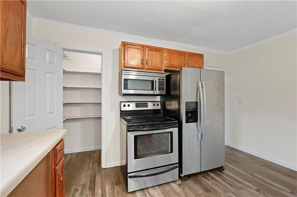 700 W Burton Street — photo 17