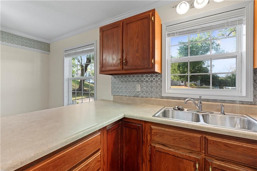 700 W Burton Street — photo 20