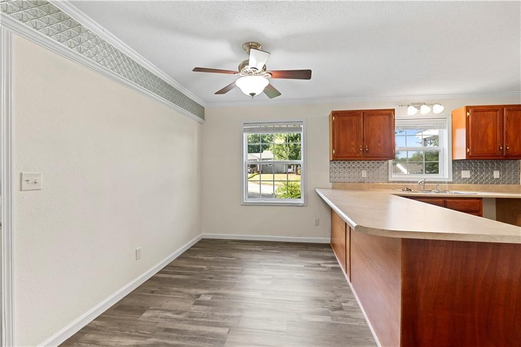 700 W Burton Street — photo 22