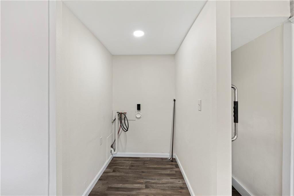 700 W Burton Street — photo 30