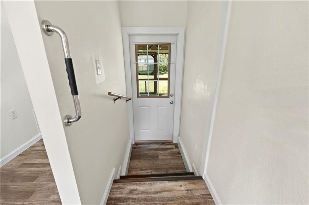 700 W Burton Street — photo 31