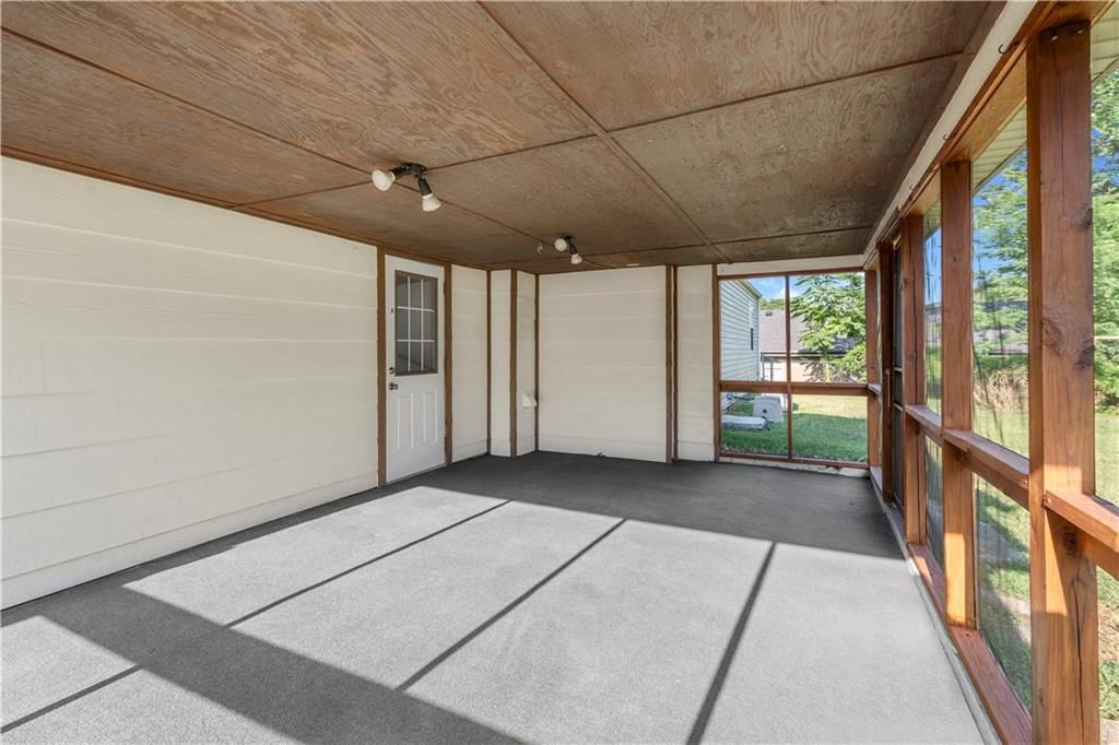 700 W Burton Street — photo 33